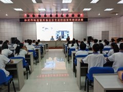 <b>全力守护人“舌尖上的平安”</b>